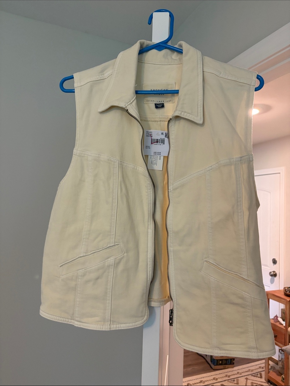 American Eagle Cream Collared Zip Vest